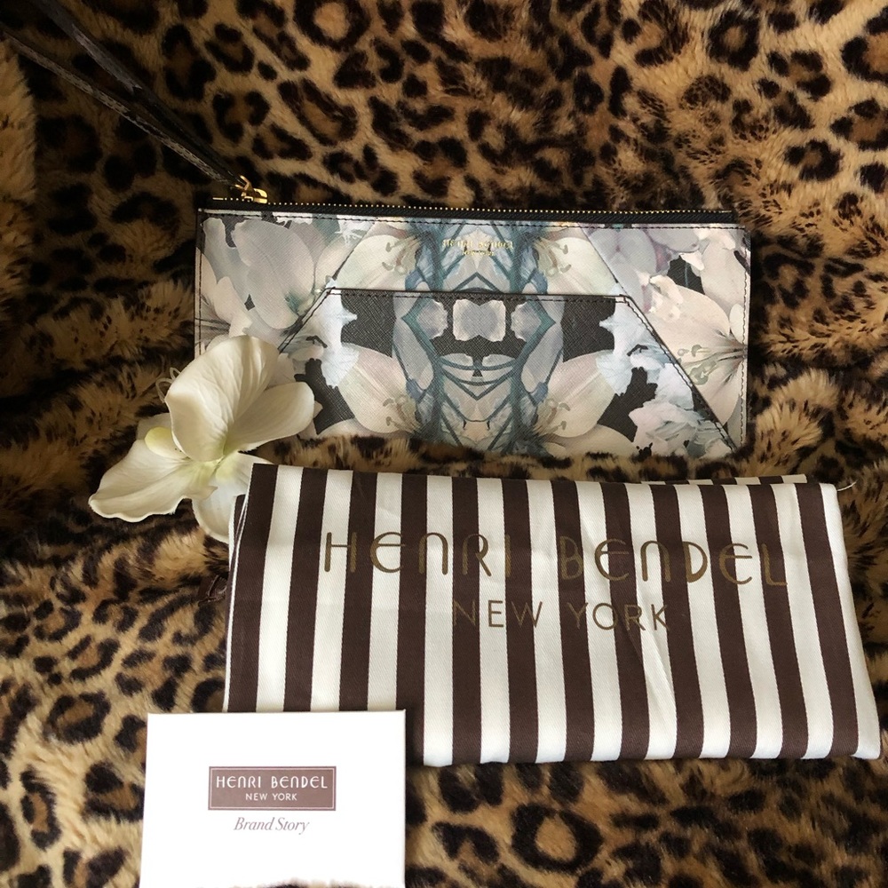 🔥BLACK FRIDAY SALE💥 🌹New Henri Bendel Travel Pouch Night Floral